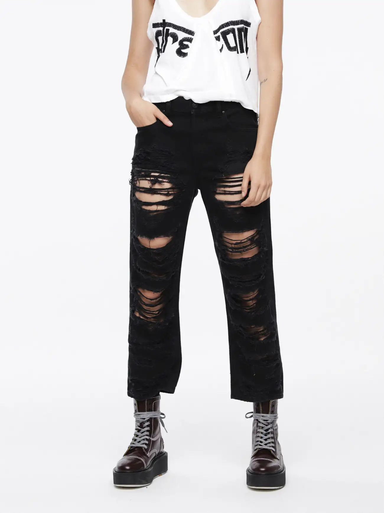 700172580-1.webp