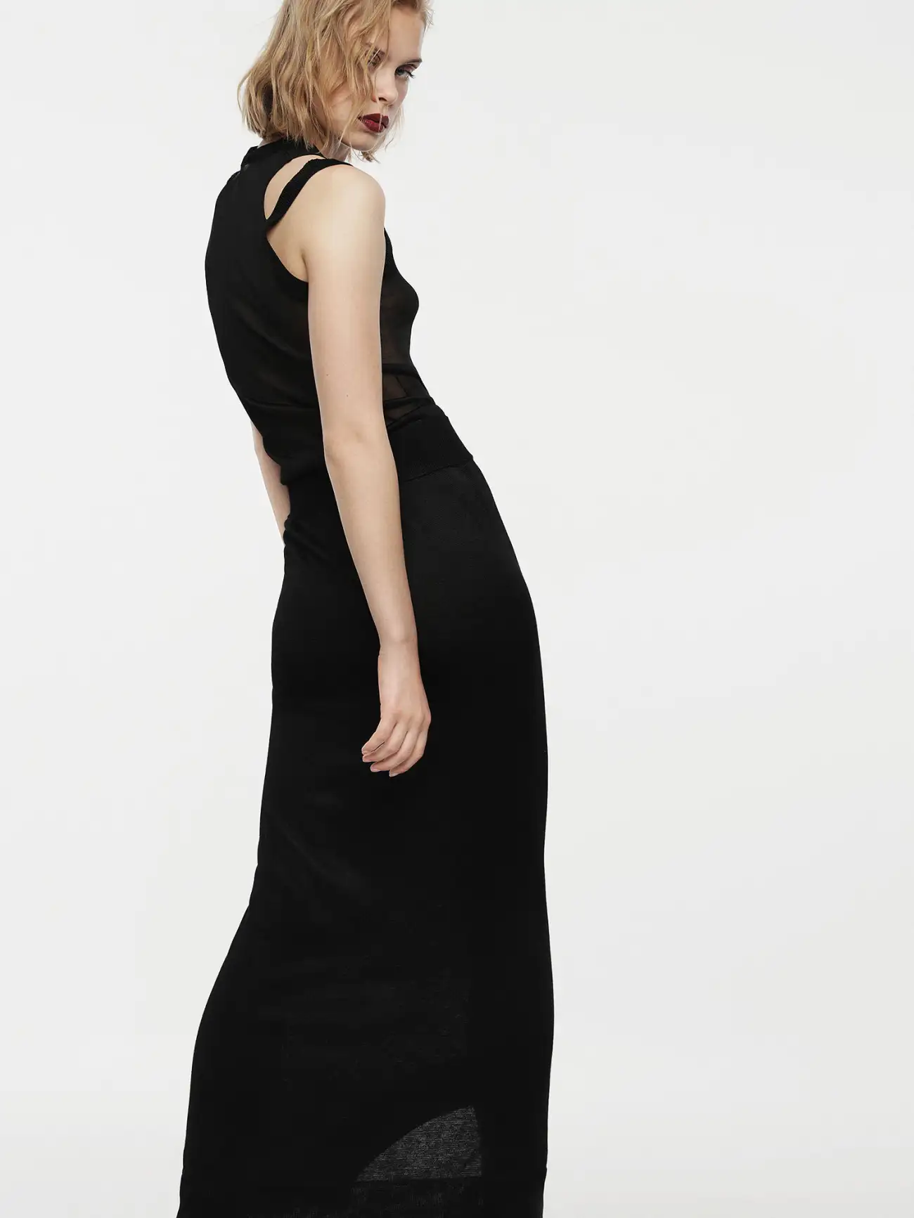 700172898-2.webp