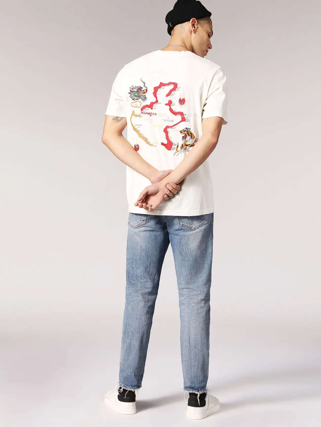 700172962-4.webp