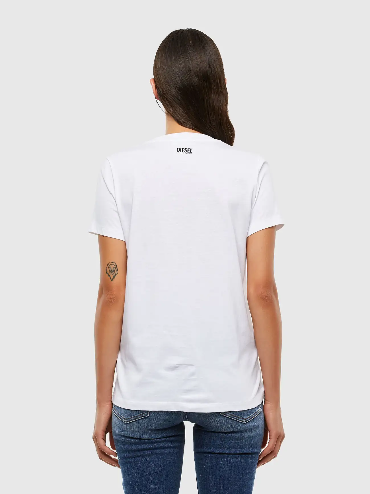 700191140-2.webp