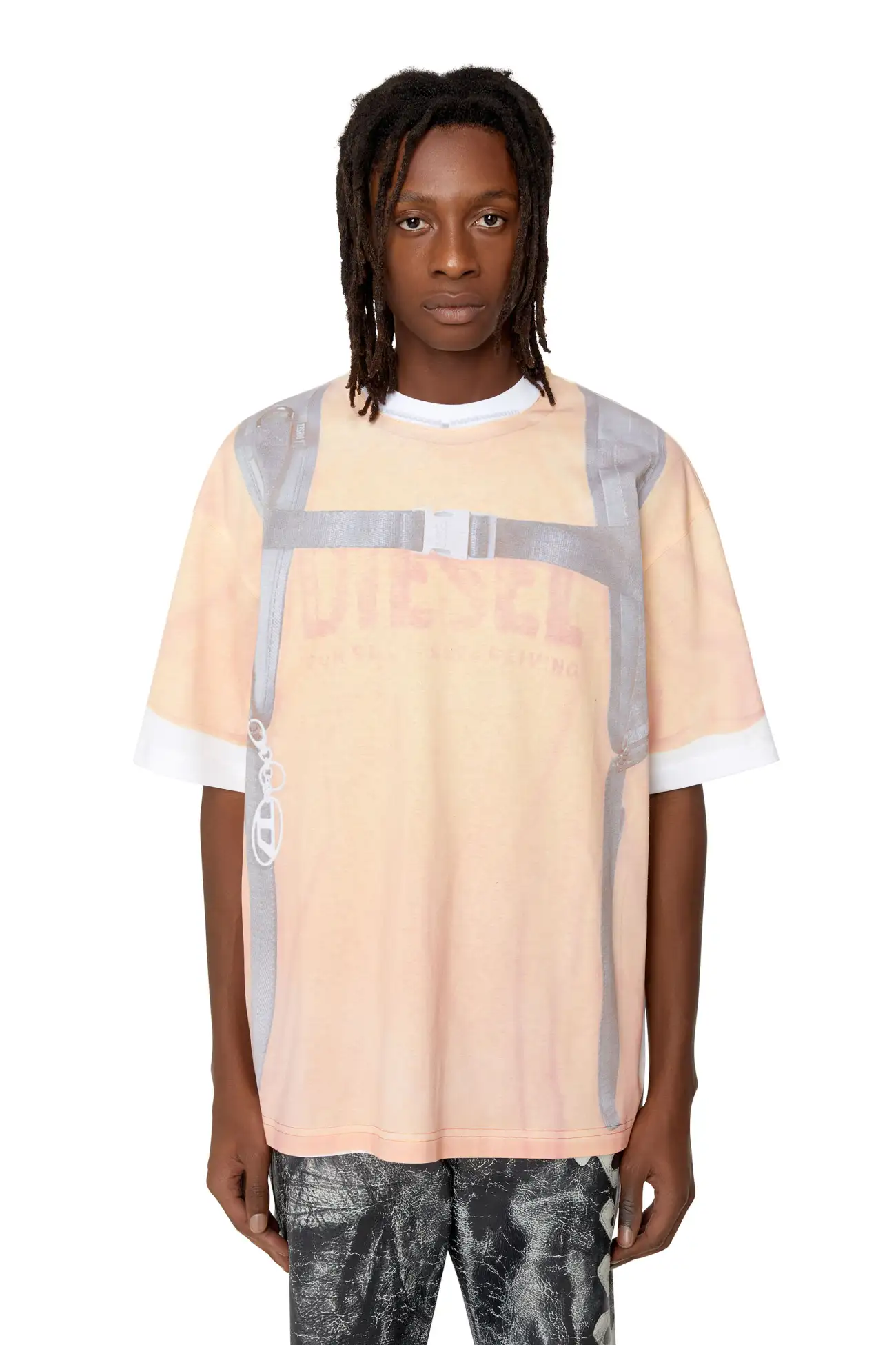 700208674-1.webp