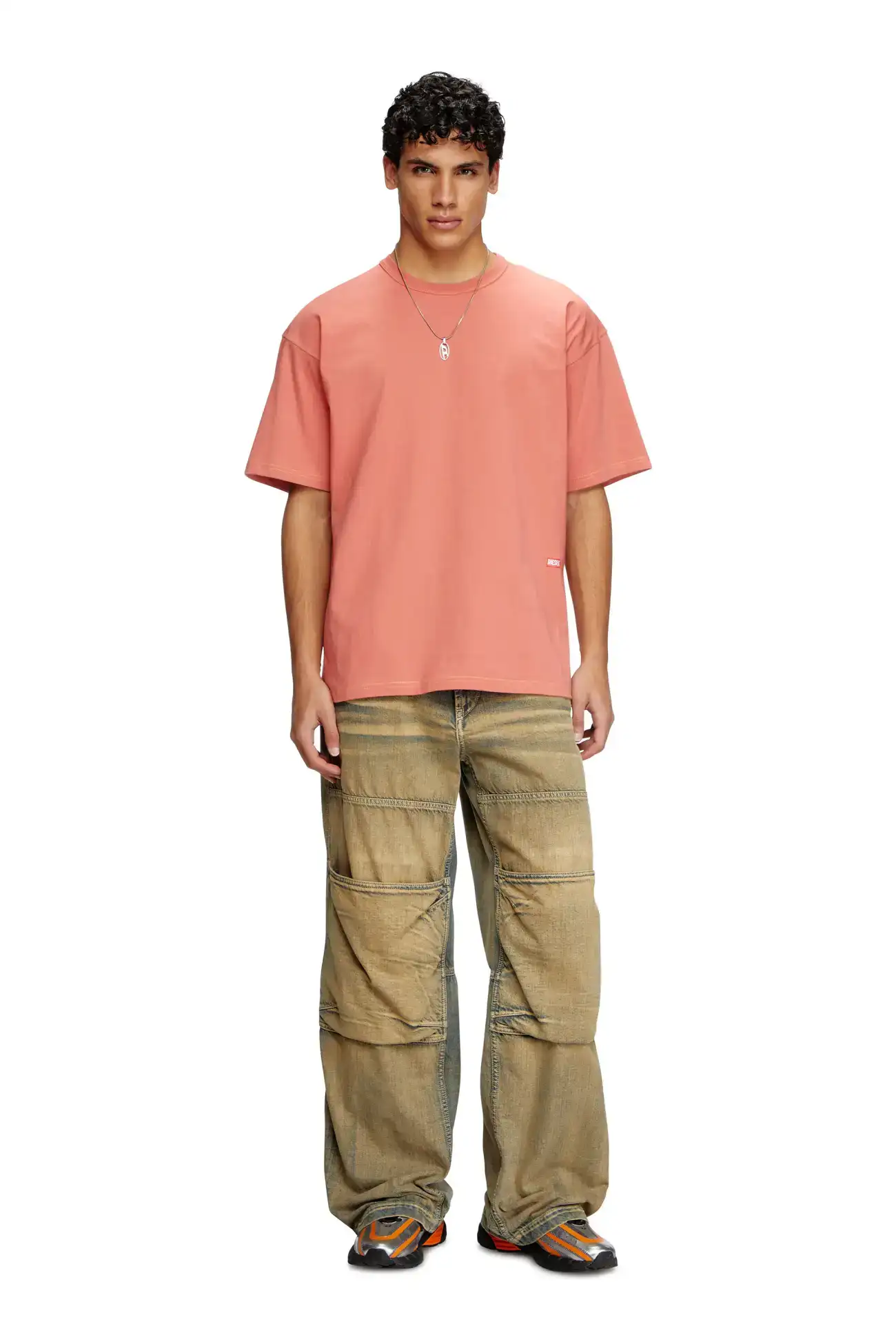700224535-3.webp