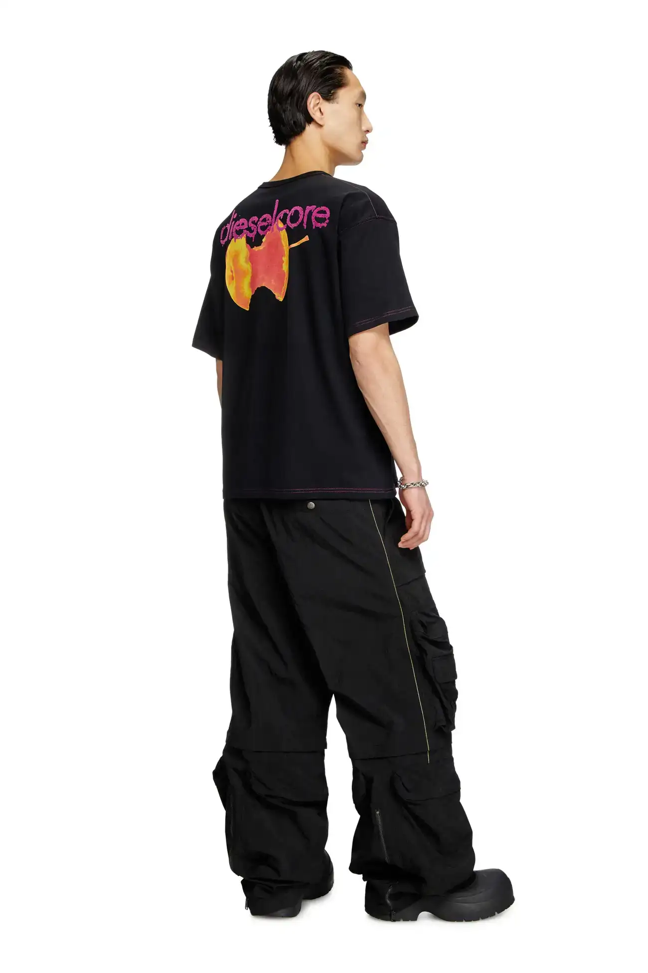 700224536-3.webp