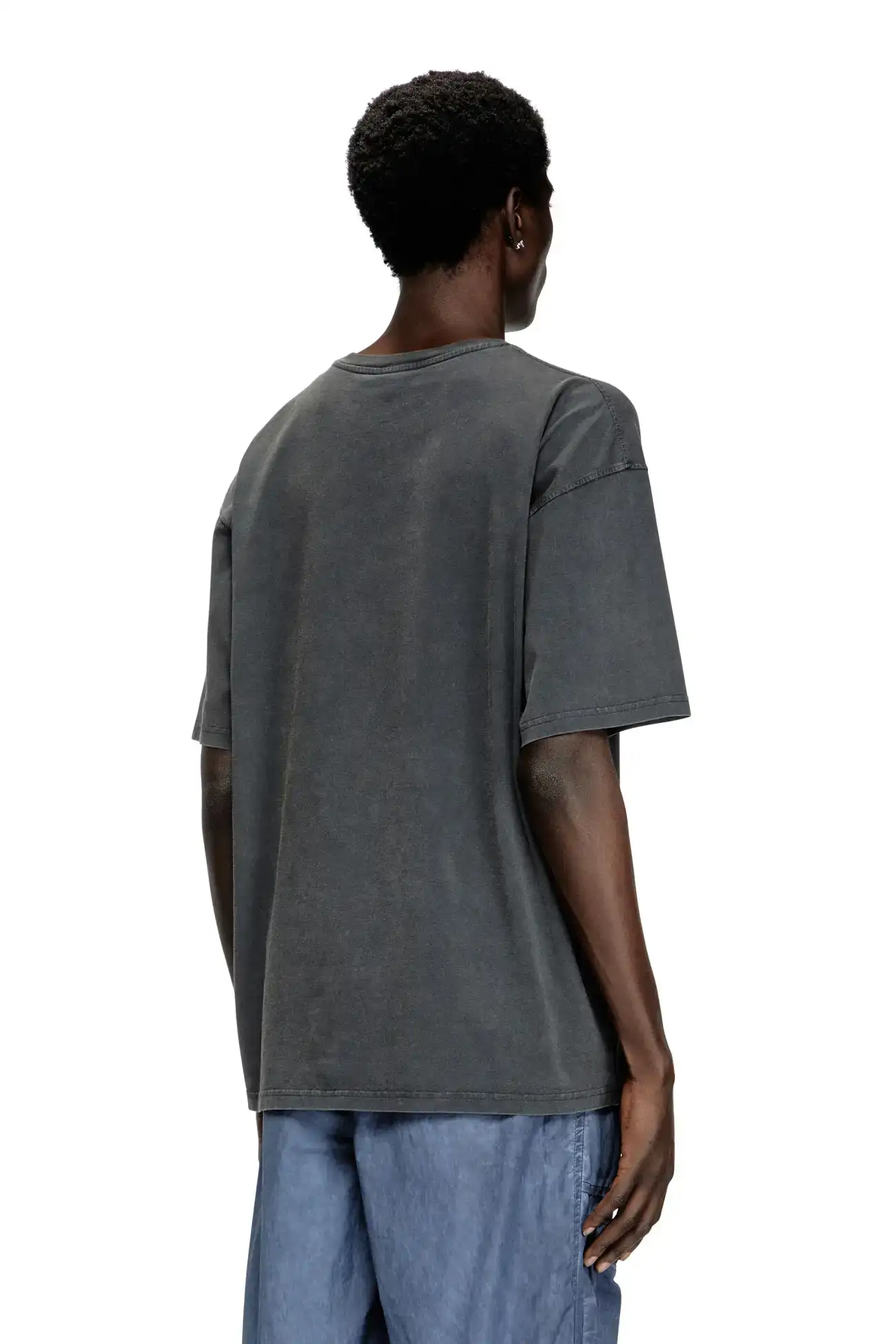700224640-2.webp