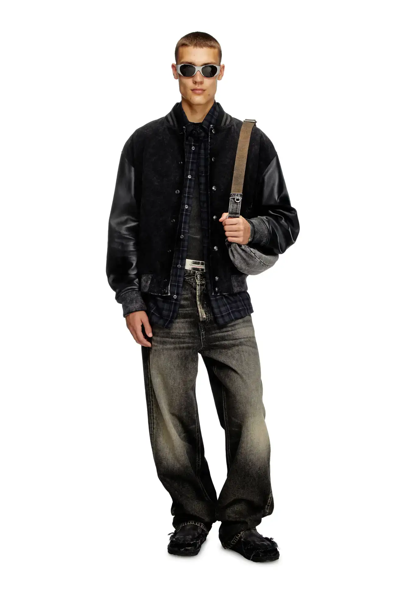 700224767-4.webp