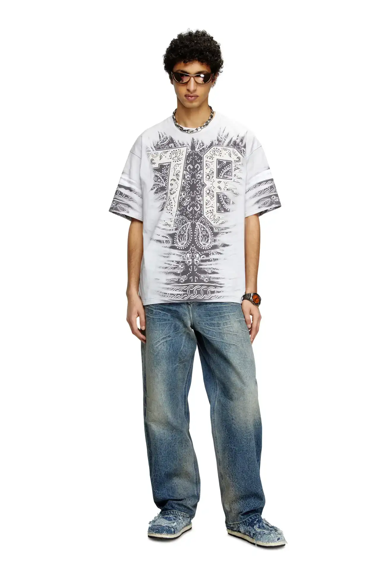 700229038-3.webp