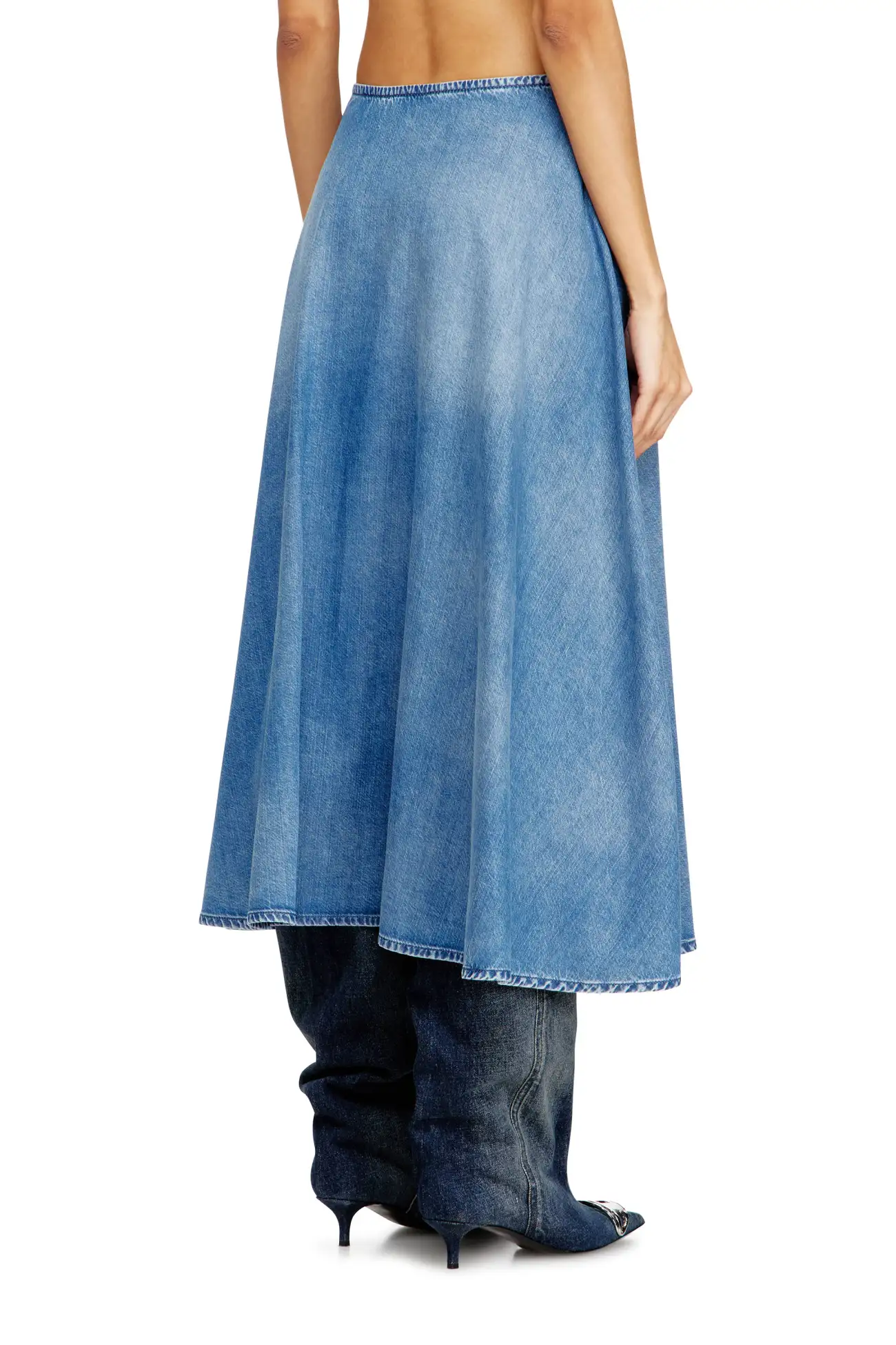 700229629-2.webp